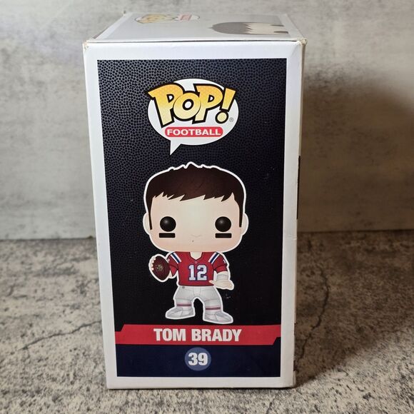 Funko Pop NFL New England Patriots #39 Toys R US Exclusive Tom Brady Chase - Picture 3 of 8